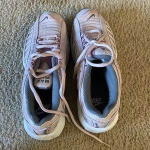 Nike max AIR sneakers. Worn once. Like new
